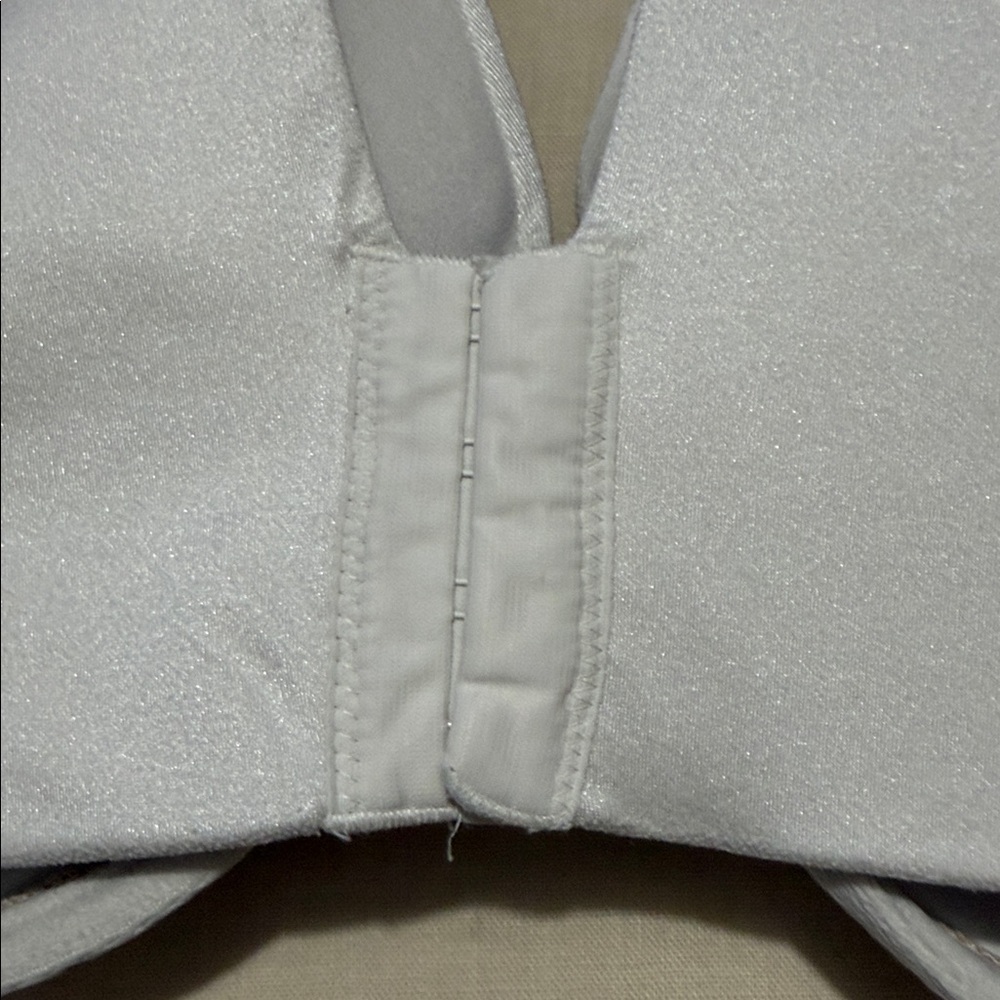 Cacique Back Smoother Cream Beige Full Coverage Lined Underwire Bra, Size 46DD. - Picture 4 of 10
